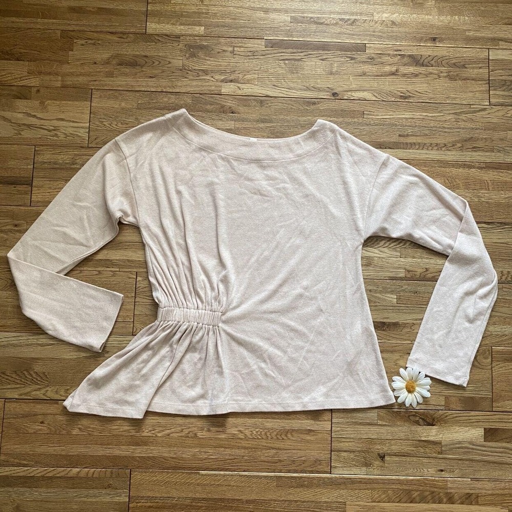 Evidnt Los Angeles‎ Light Peach Asymmetrical Sweater